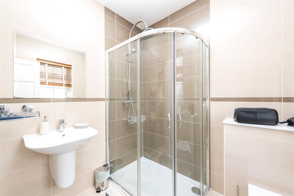 Bed 2 En Suite