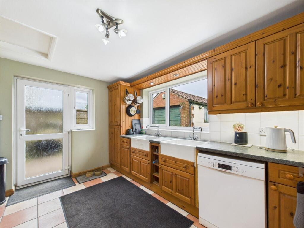 Kitchen/Dining Area