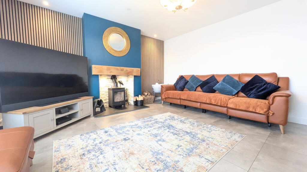 PXL_20250822_130340896.MP~2