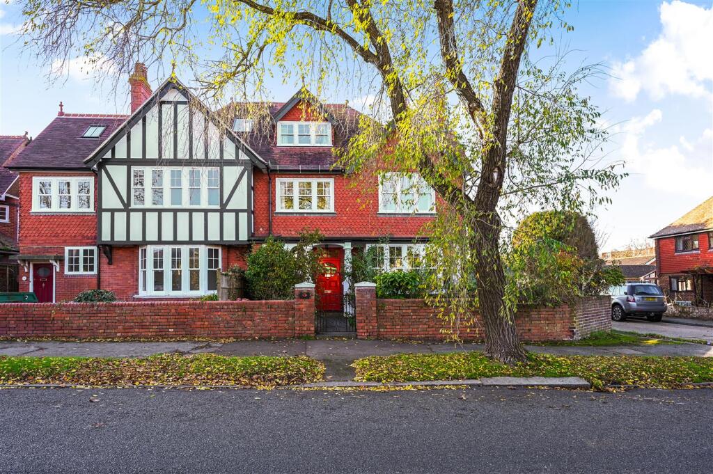 43A SUTHERLAND AVENUE - TN93QL (46).jpg