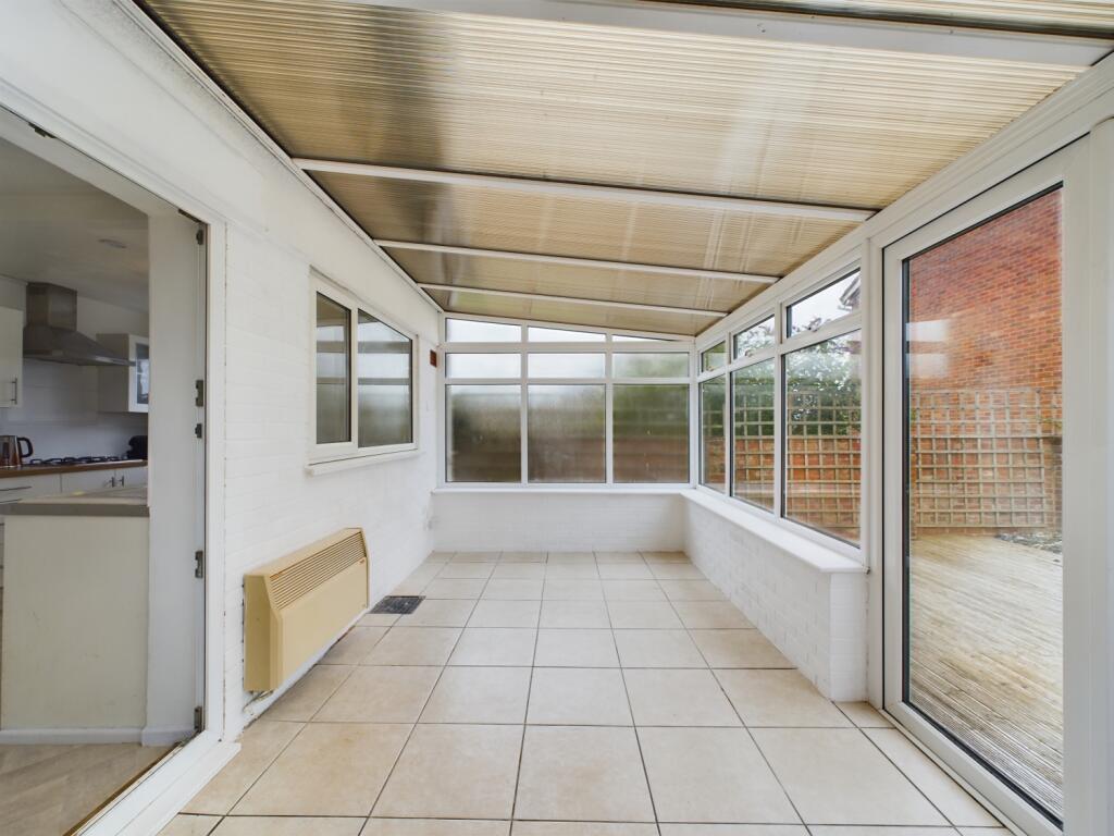 CAM02023G0-PR0068-STILL022