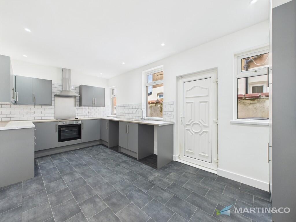 CAM02318G0-PR0511...