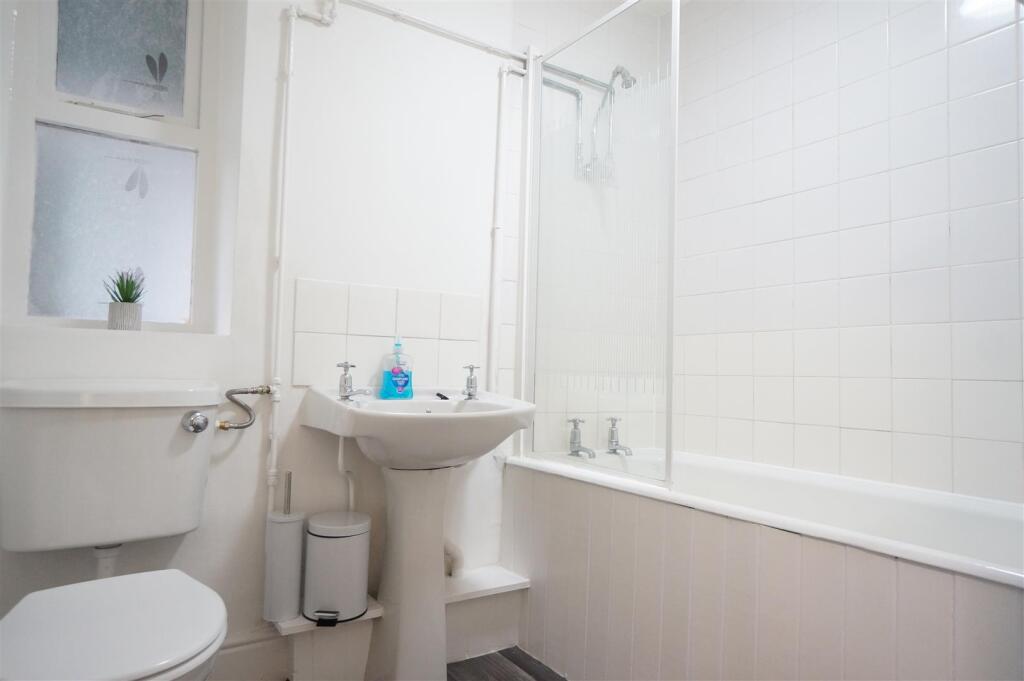 bathroom .JPG