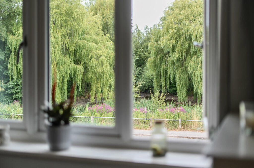 1327992-11-688227...