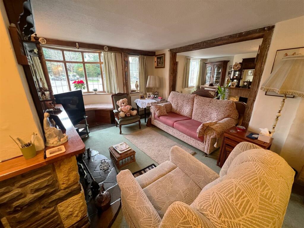 Living Room.JPG