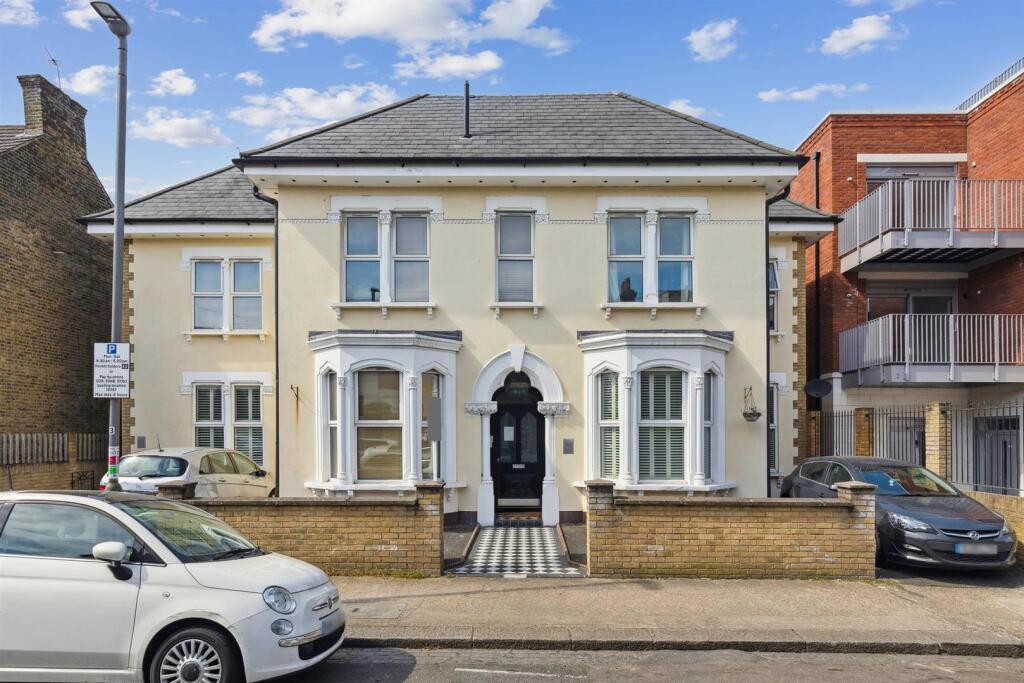 0304202512_WWTT_Flat 7, 2 Byton Road,_SW17 9HE_002