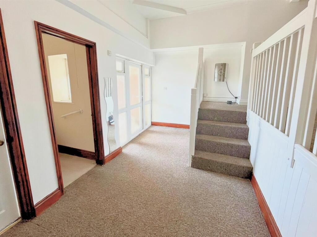 Living Room / Kitchen