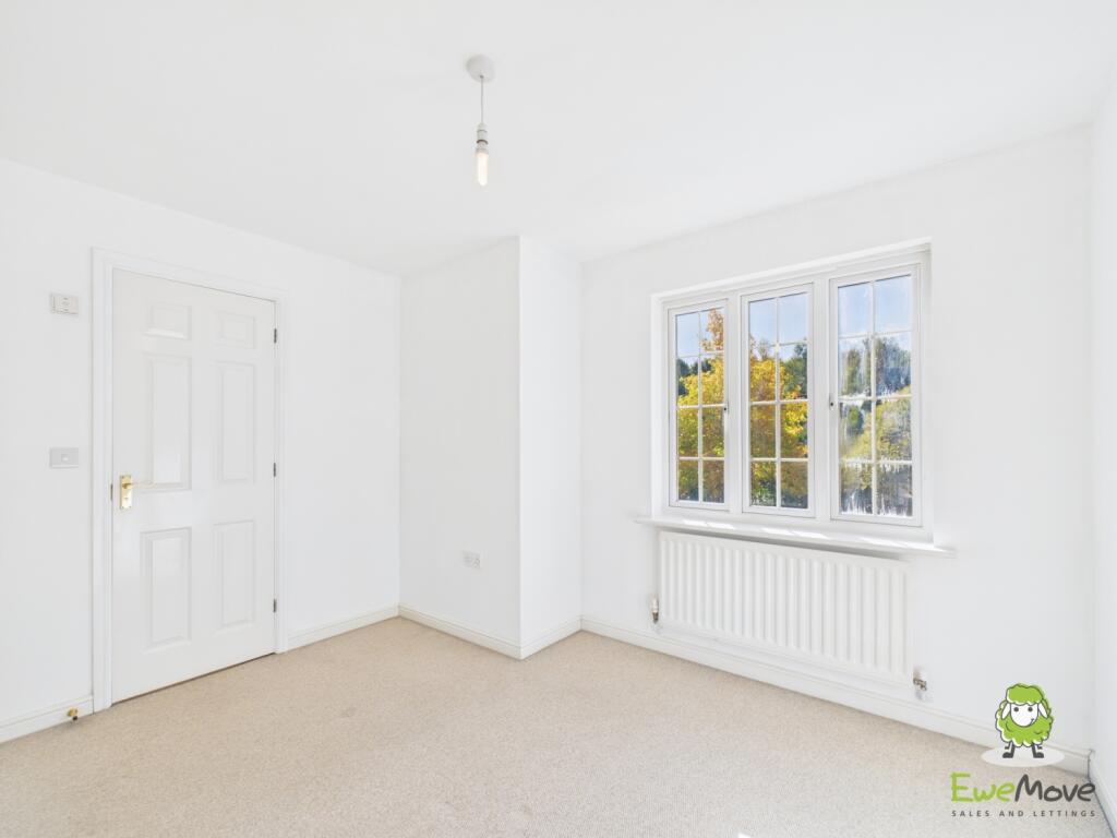 EweMove Basingstoke Highpath Way Bedroom One