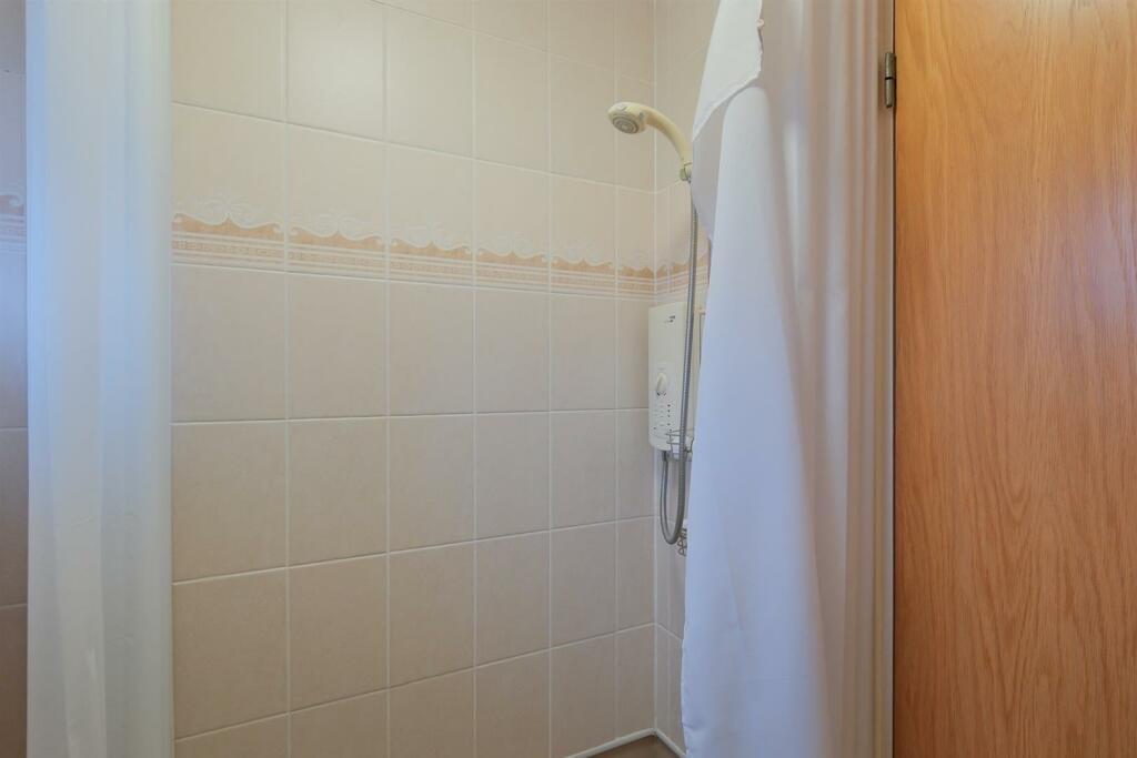 021-4 Nith Lane Newmains Wishaw, ML2 9EQ.jpg