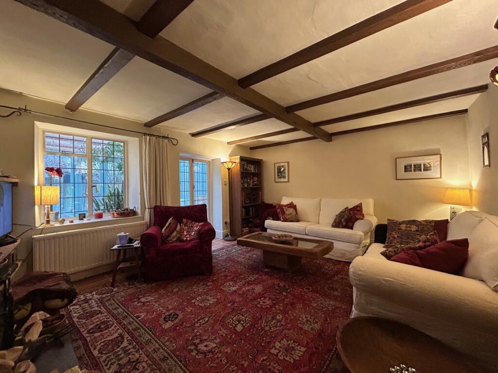 Lounge Dining Room pic4