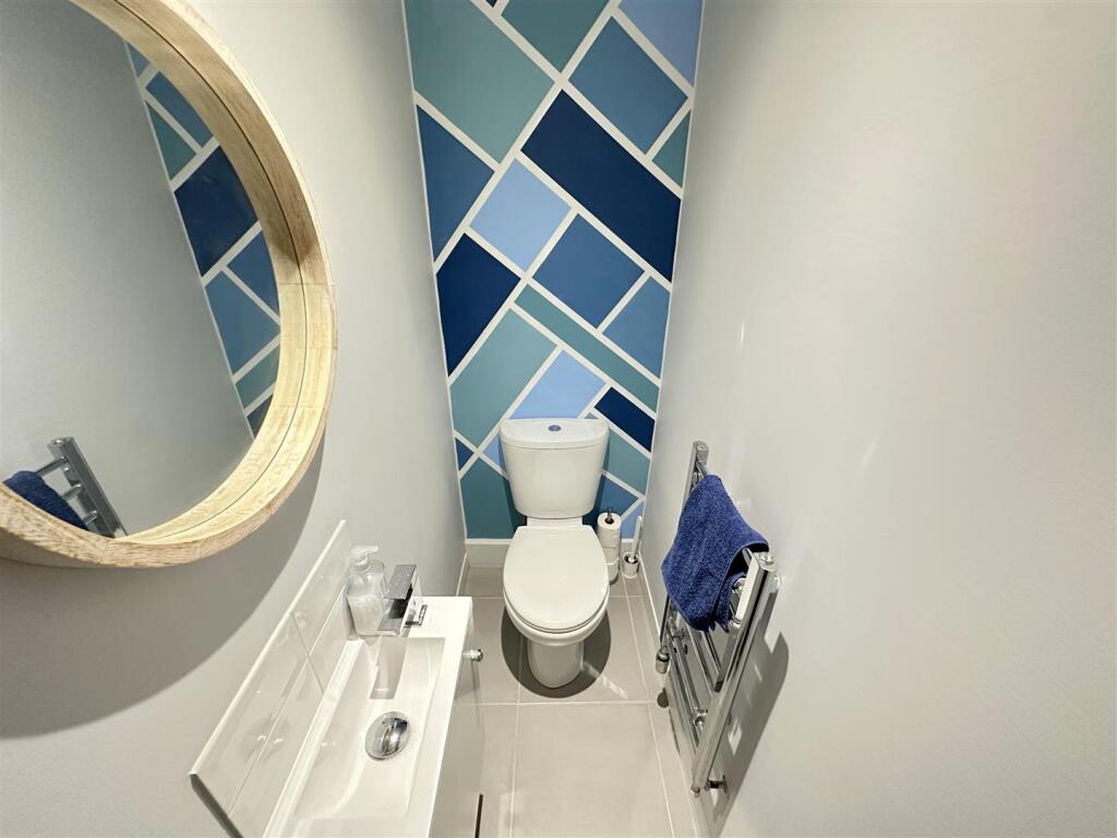 Cloakroom/WC
