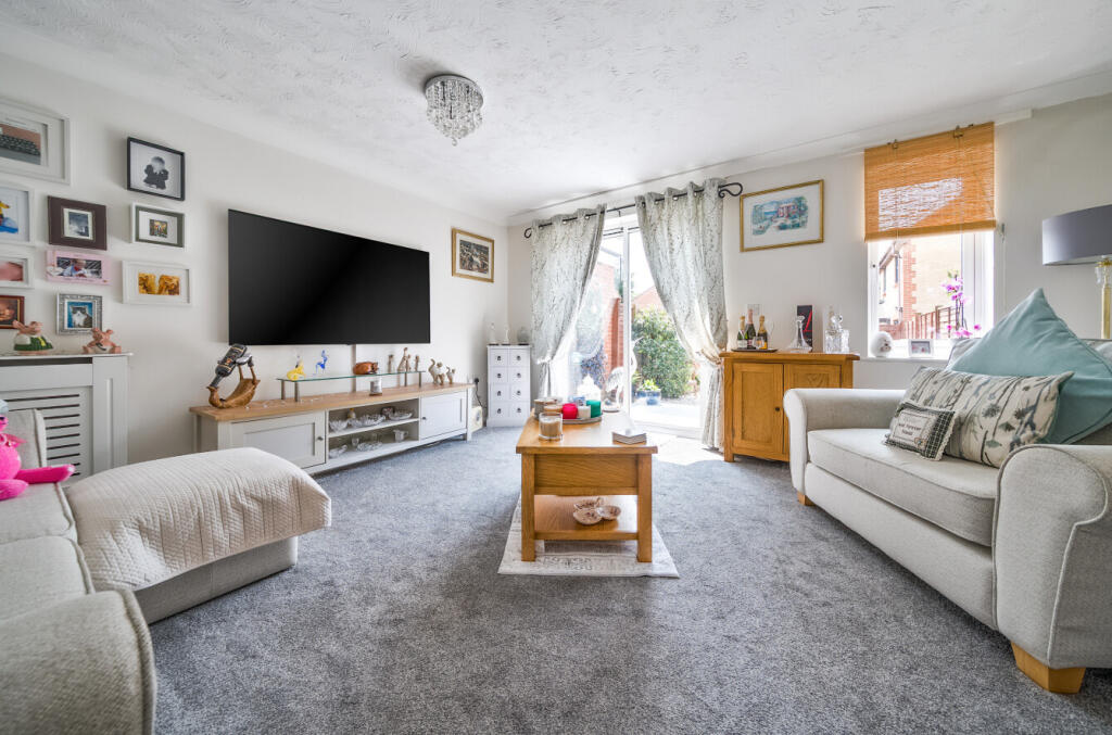 1298792-25-684040...