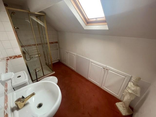 First Floor Shower Room/WC