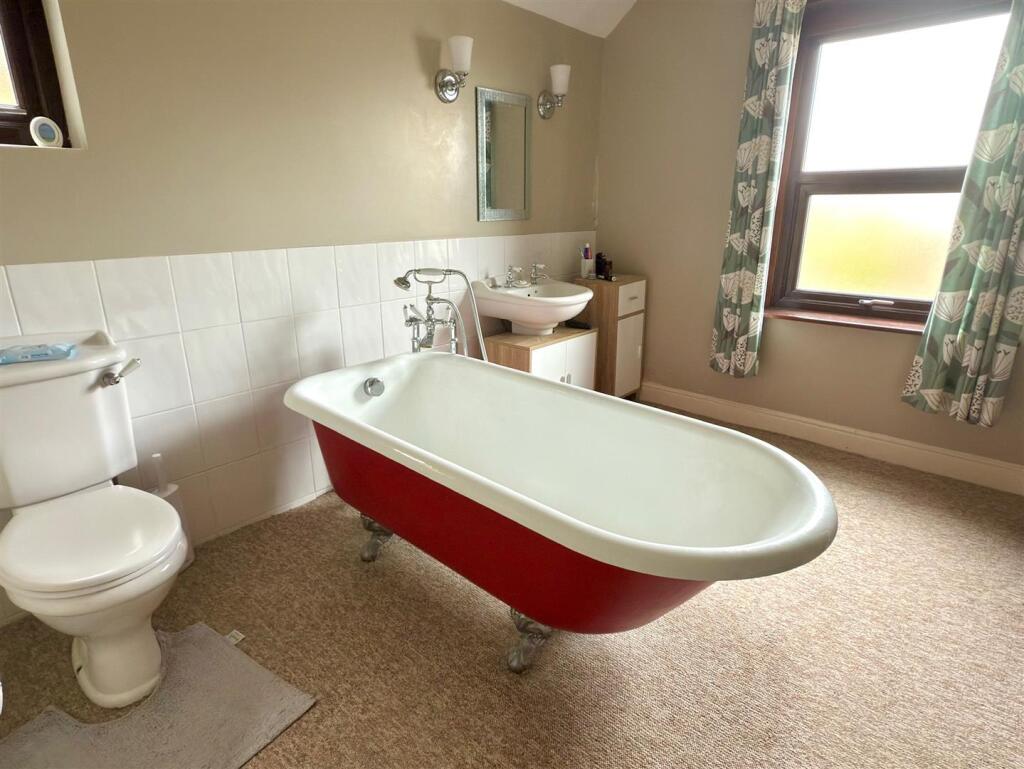 Bathroom.jpg