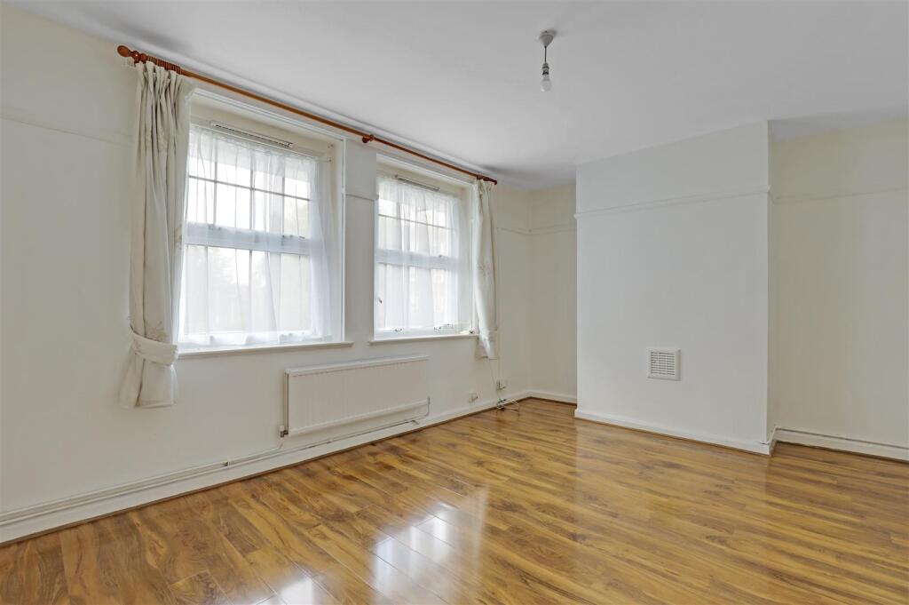 15-7fa6JHHFI - 3 Heatfield Garden - 43.jpg