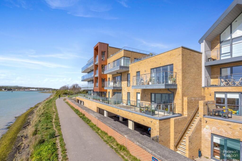 Oystercatcher Apartments, Flat 9-024.jpg