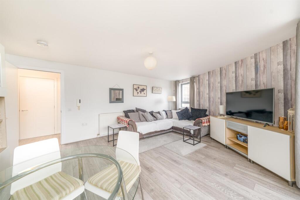 14_7_laidlaw_court_galashiels-05.jpg