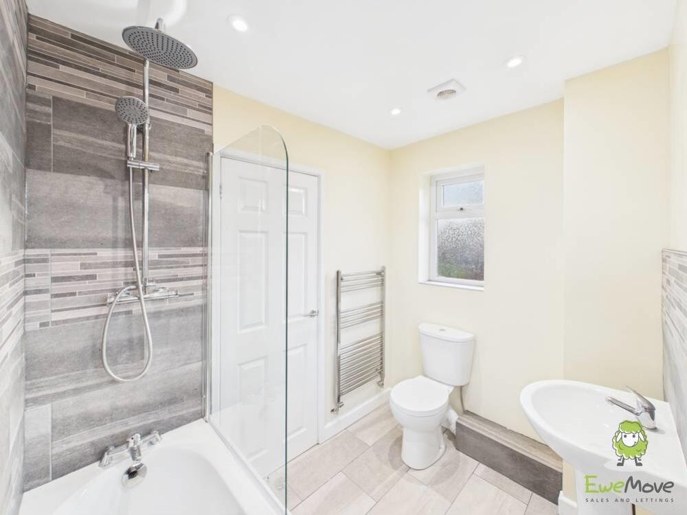 Bathroom. - Emily Dimelow Ewemove Whitchurch and N