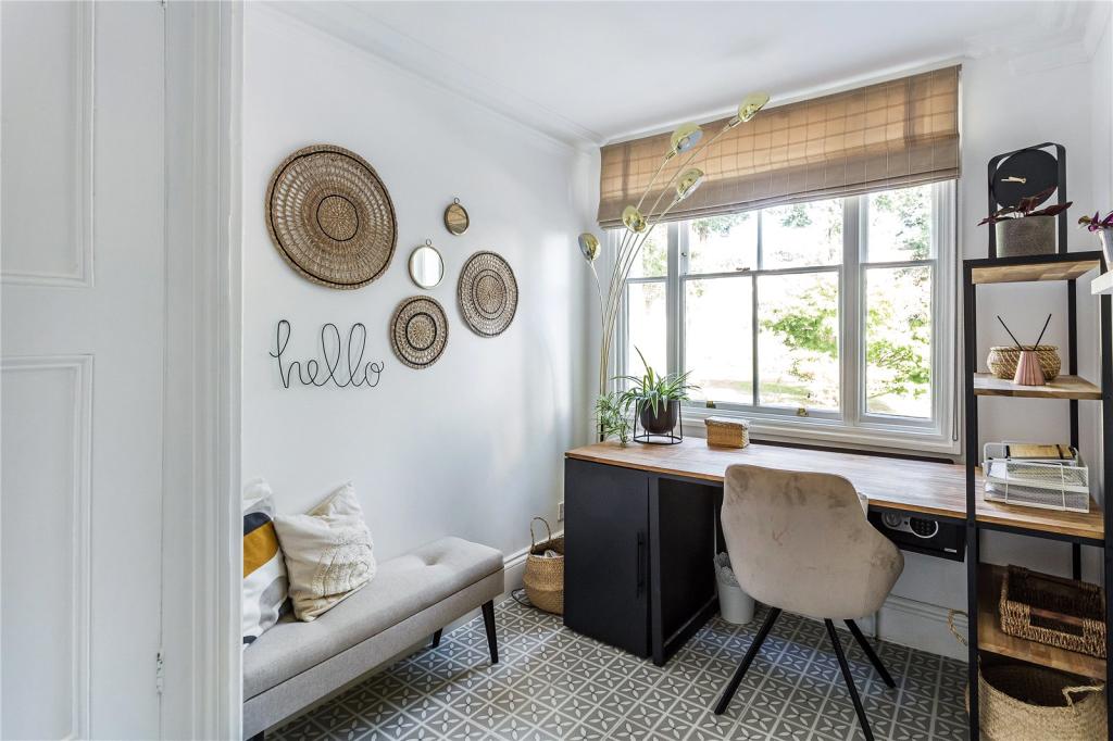 Hallway/ Study Area