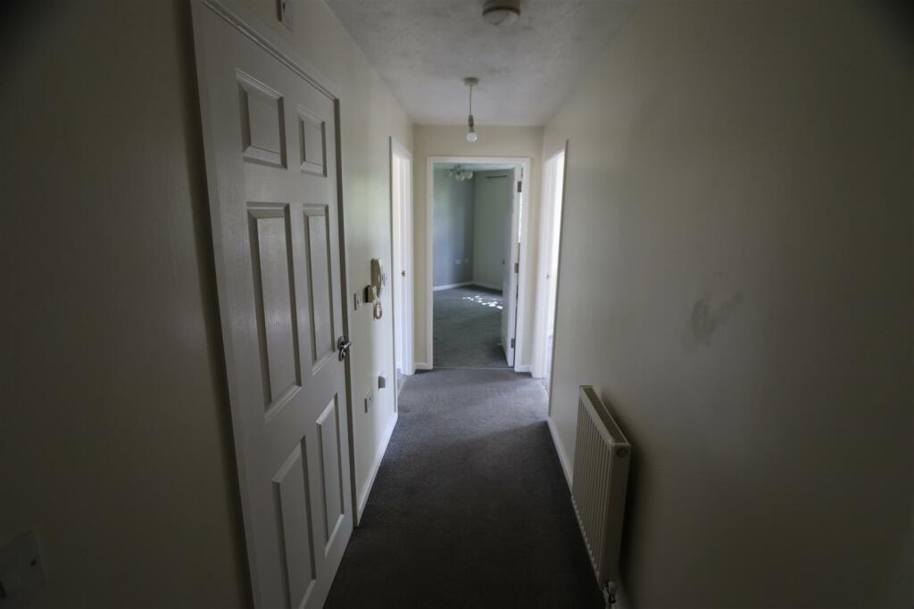 Hallway.JPG