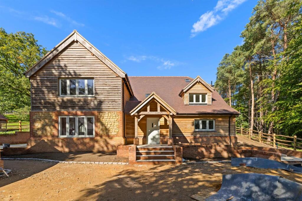 Oak Lodge, Dorking Road, Gomshall, GU5 9NY-164-192