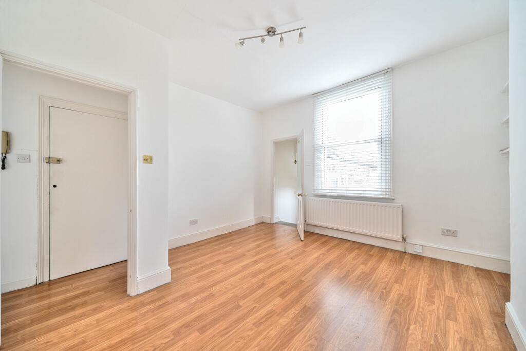 1304202-11-683efa...