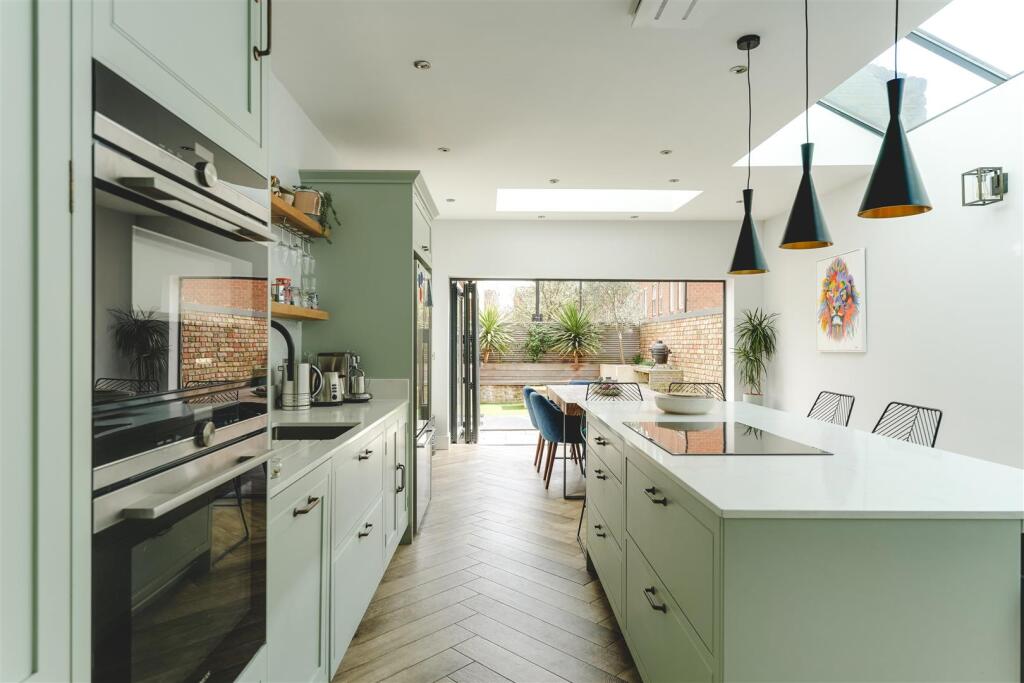 Roding Road-11.jpg