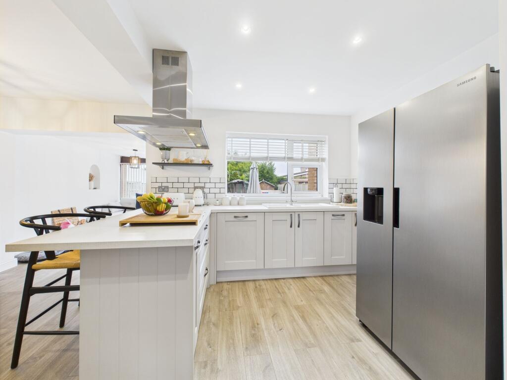 Dining/Kitchen