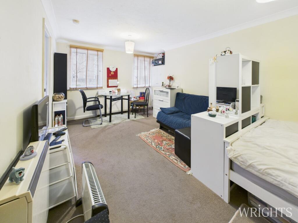 Walsingham Close, Hatfield, AL10