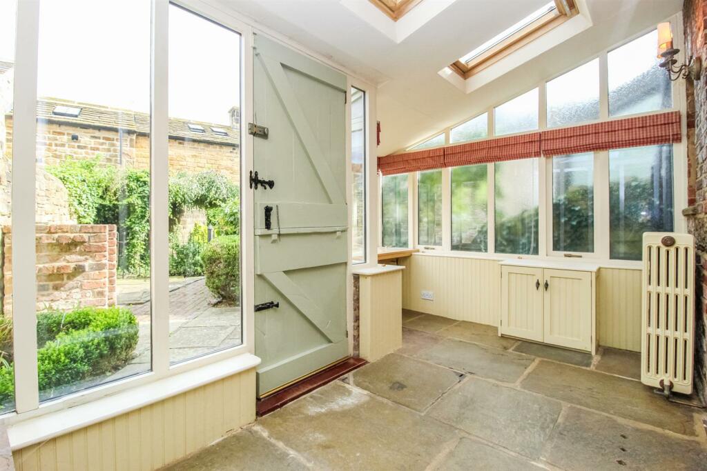 GARDEN ROOM