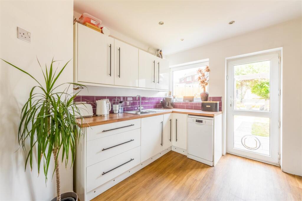 12 Oakapple Road-4.jpg