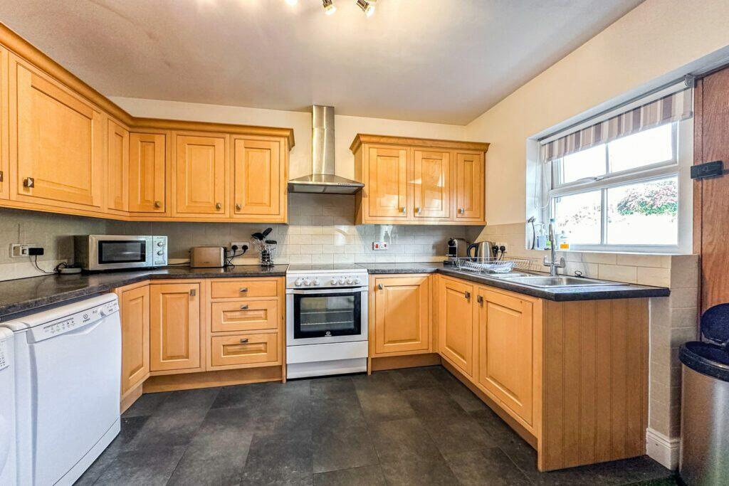 The Waiting Room - Kitchen