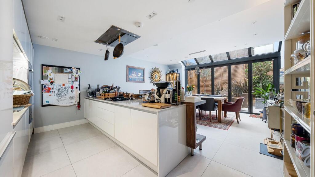 Rainsborough Square SW6 1DQ-Low Res-1.jpg