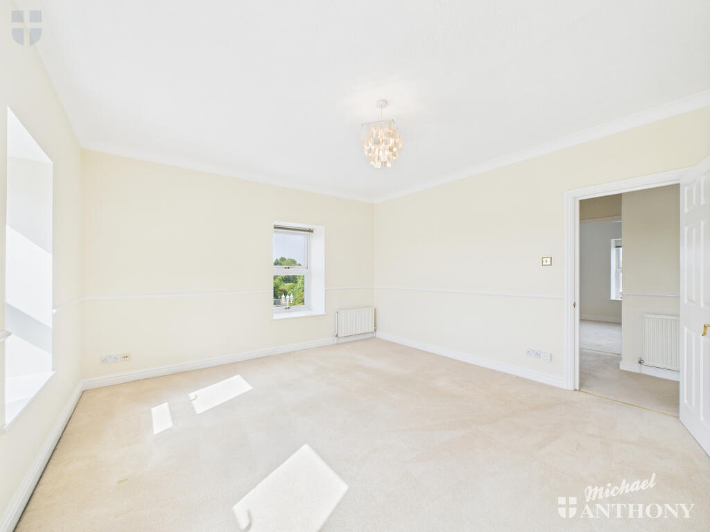 CAM03218G0-PR0739-STILL012