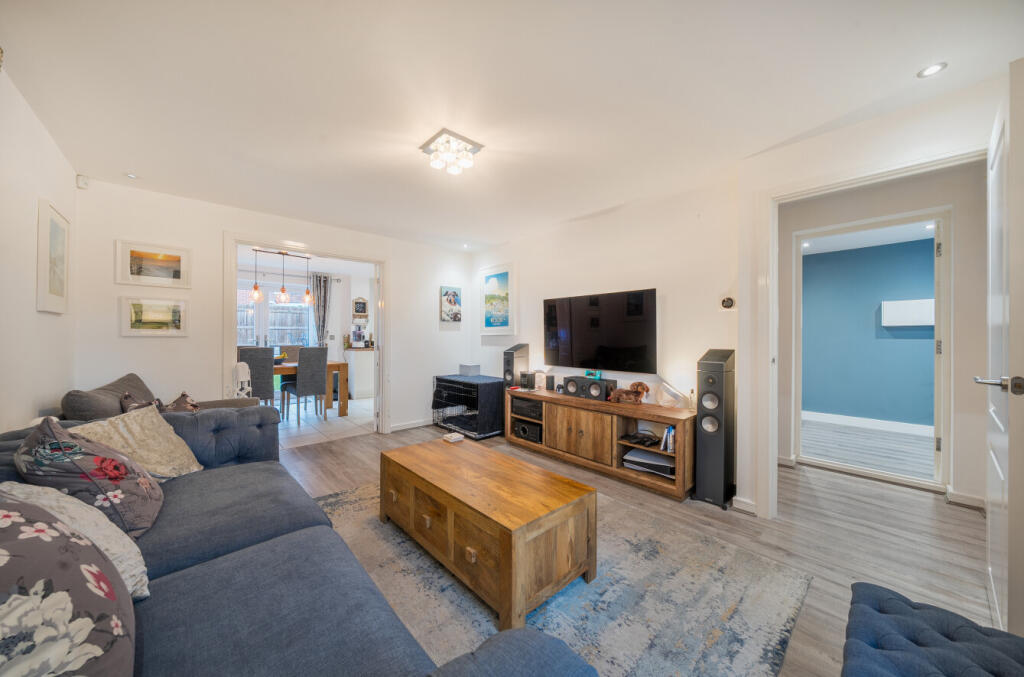 1383614-18-692470...