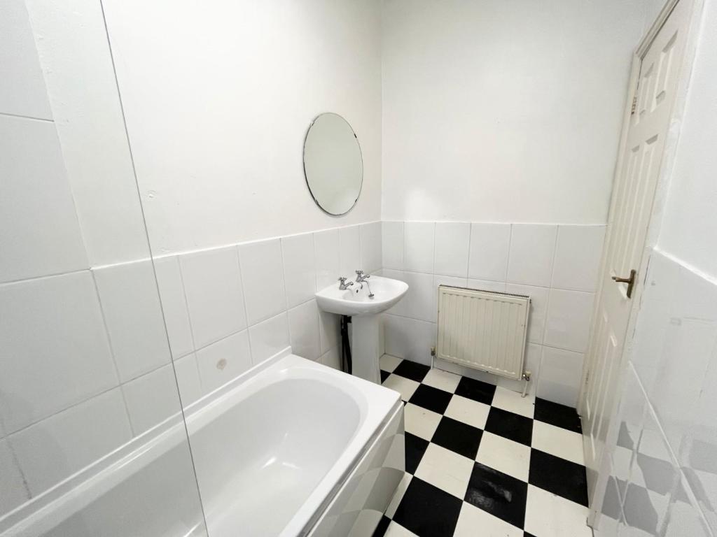 image00014.jpeg