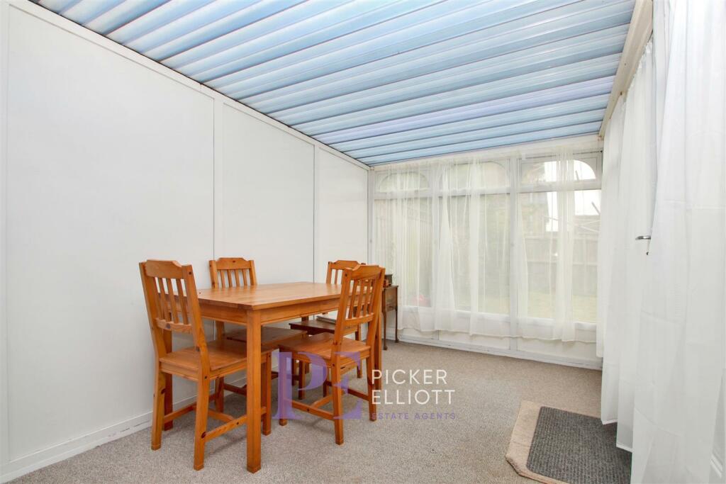 Conservatory/Dining Room