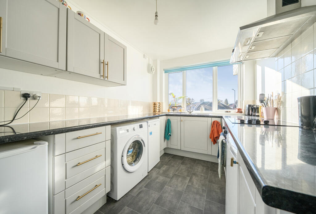 1380477-18-691b03...