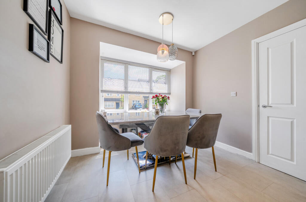 1319681-7-686bb8a...