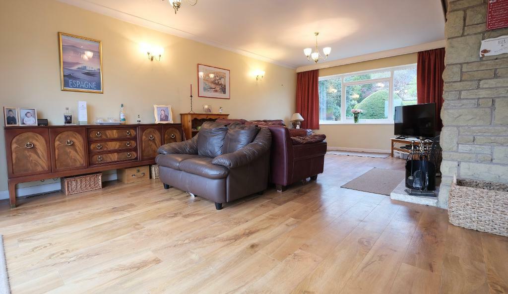Large sitting room, open fire, views