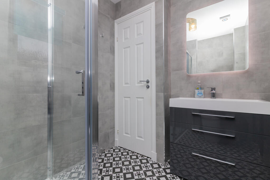 42 Strathcarron Drive, Paisley PA27AW-23