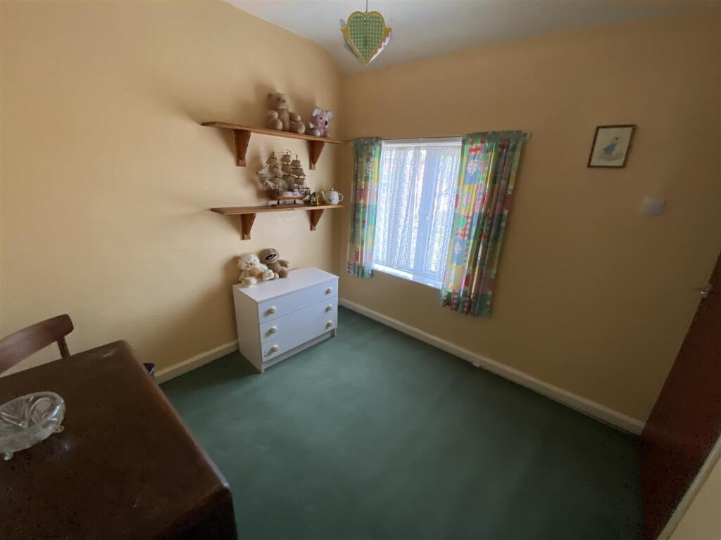 Bedroom no.3 front: