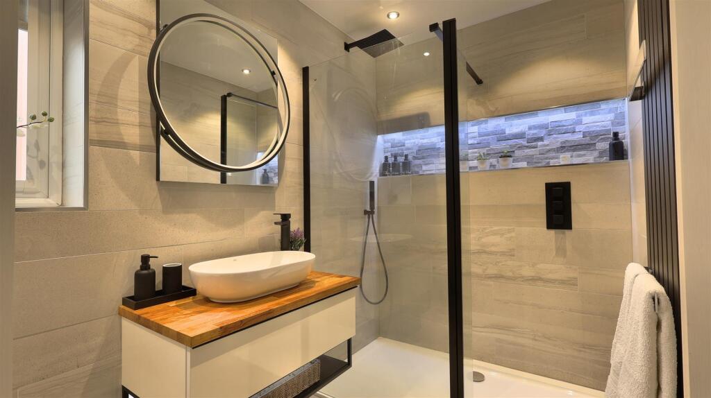 Ellis Road Shower Room