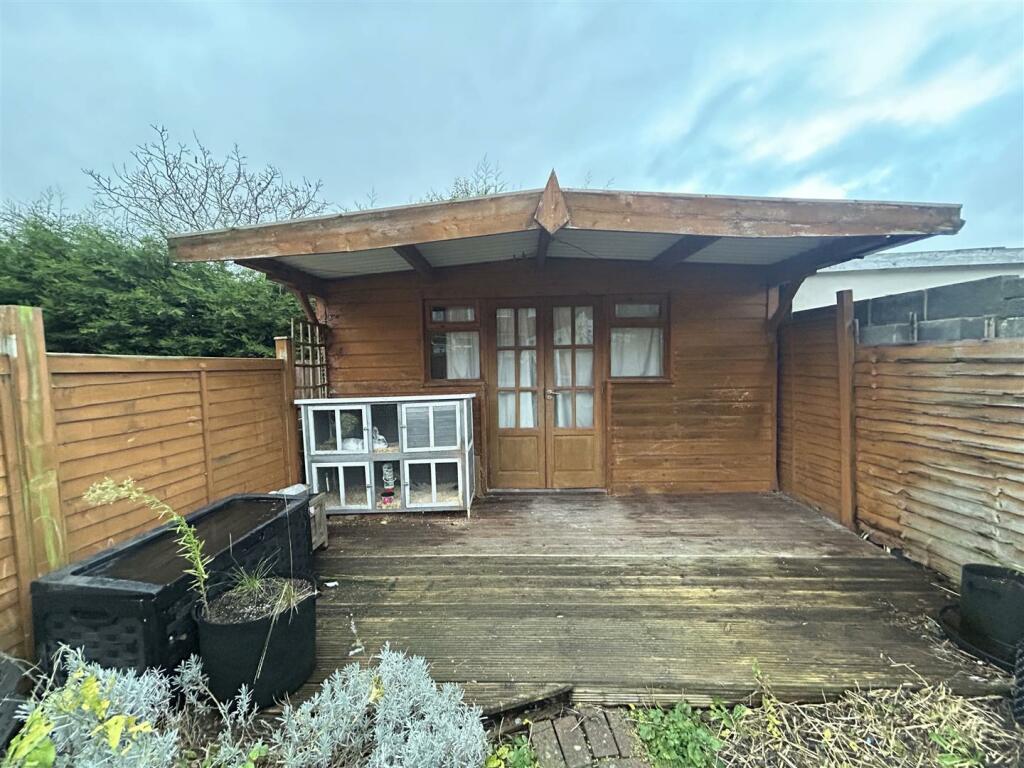 SUMMERHOUSE
