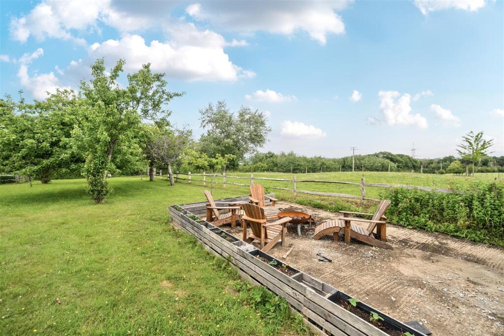 Garden orchard &amp; firepit