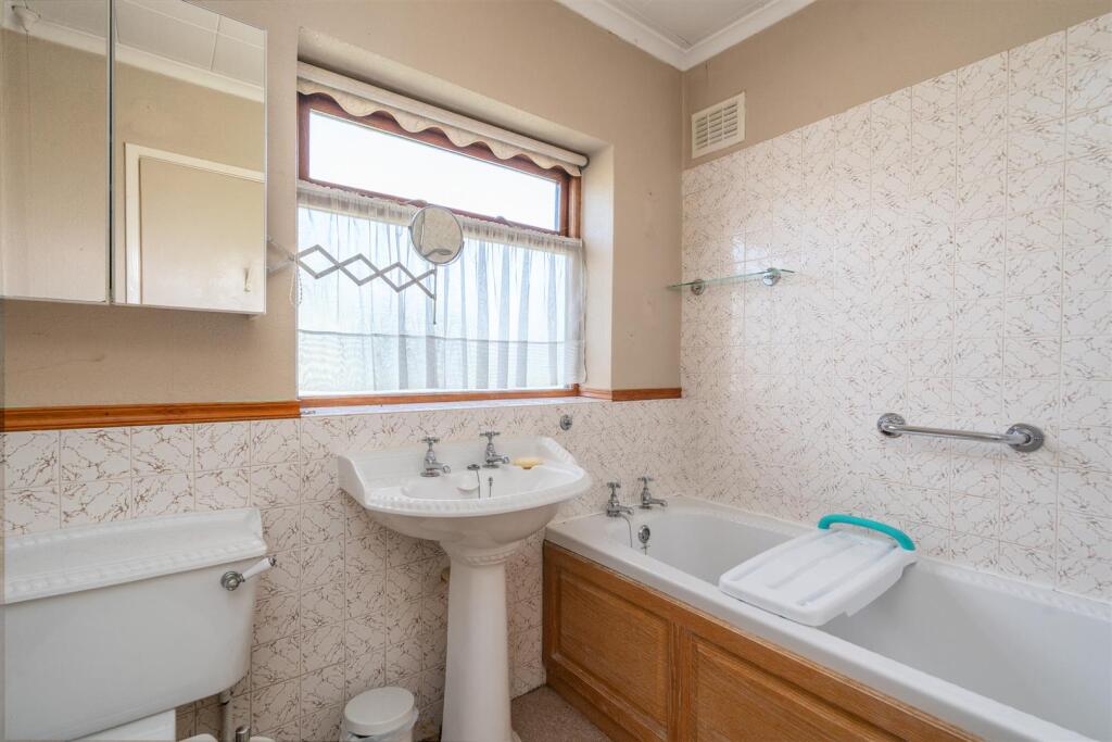 94 Hanbury Road_5.jpg