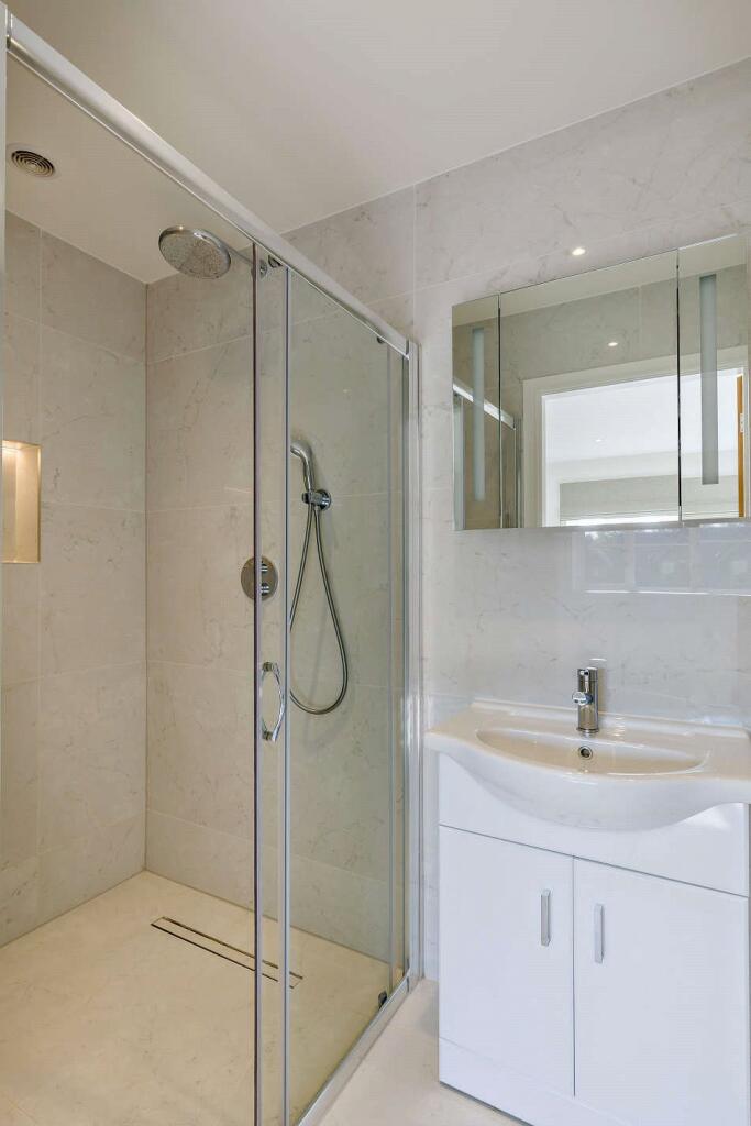 En Suite Shower