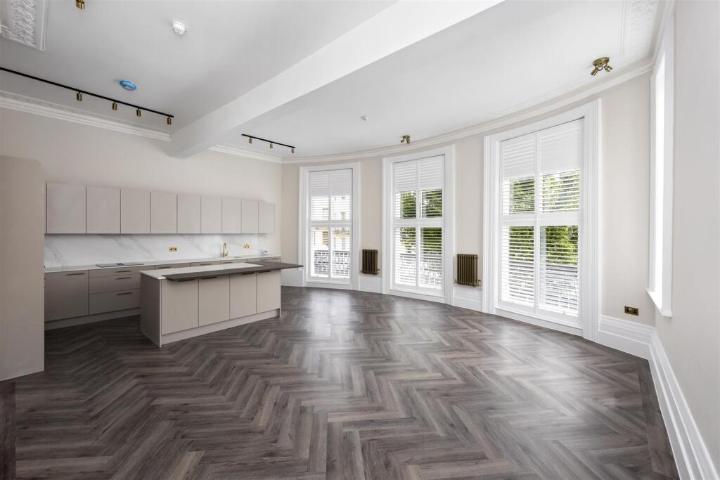 Open Plan Lounge Kitchen