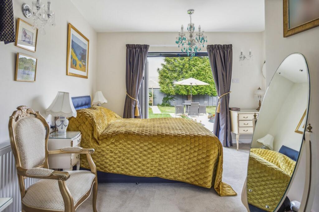 Principal bedroom