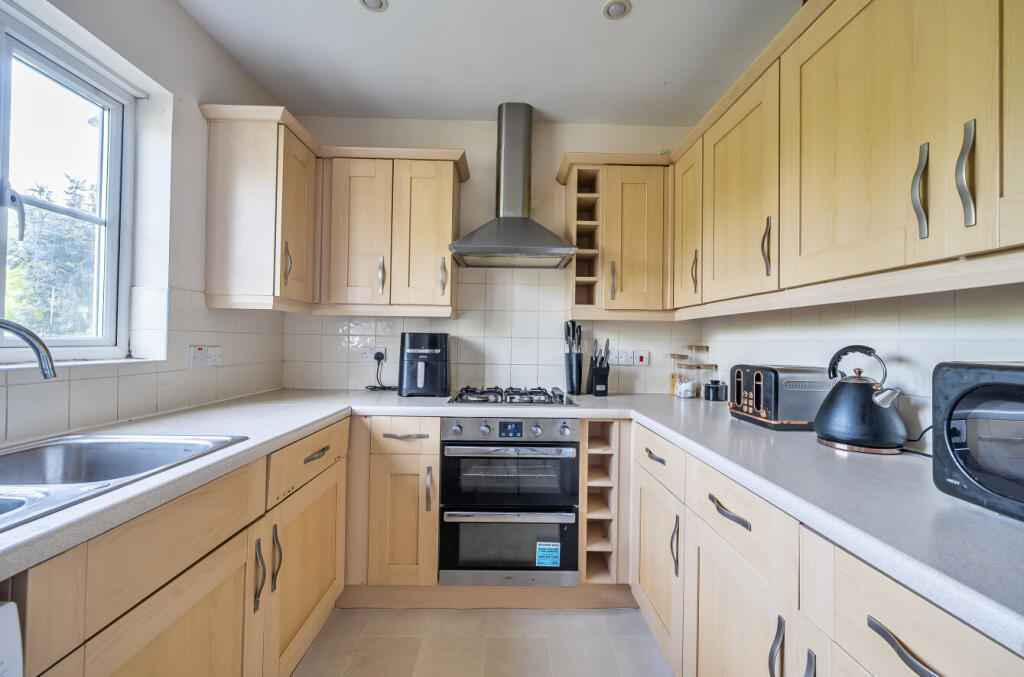 1296716-9-68388c8...